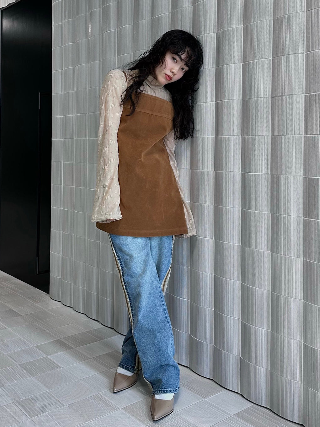 FILMY LACE TOP