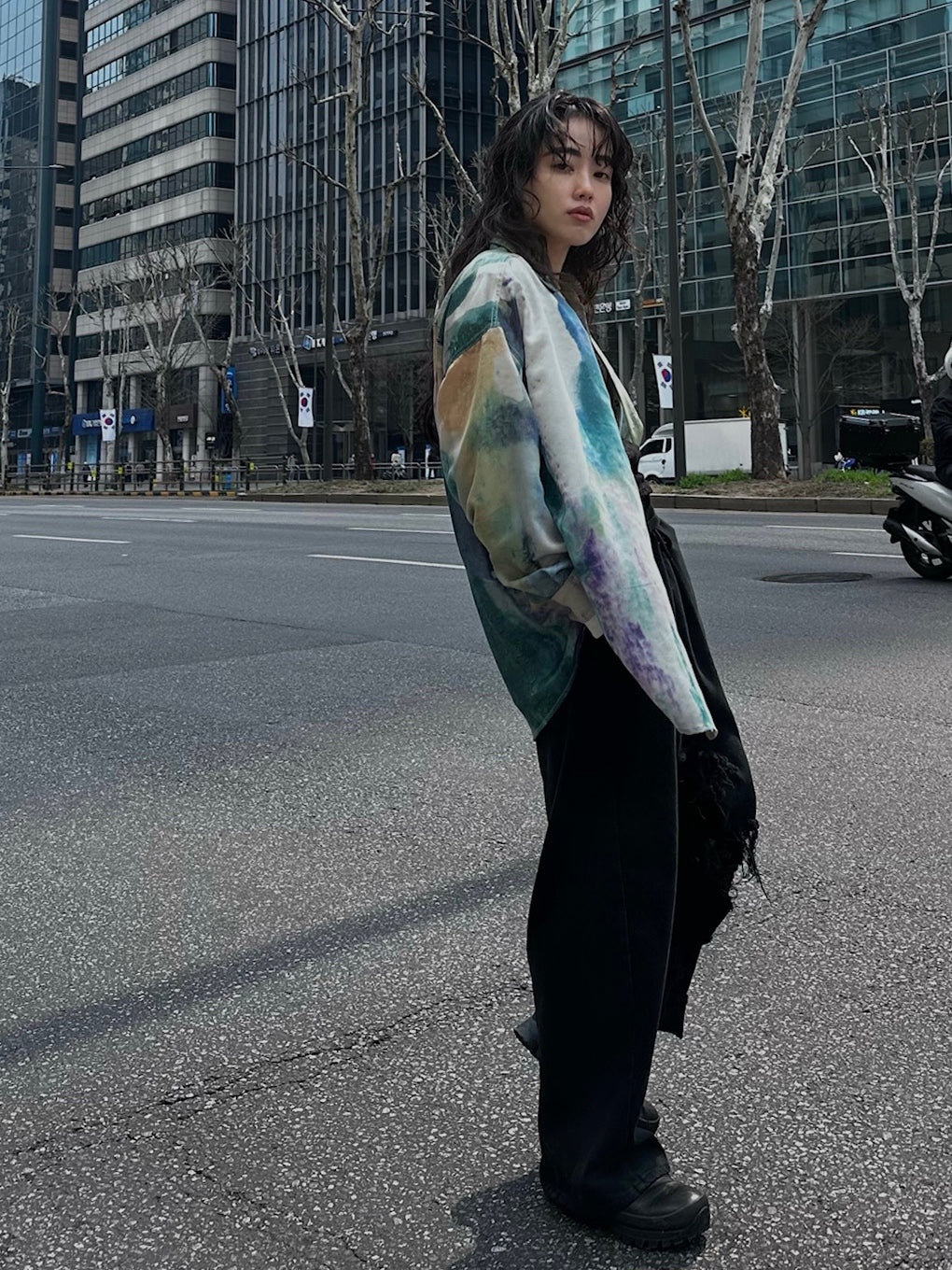 INSIDE RIPPED HOLE PANTS