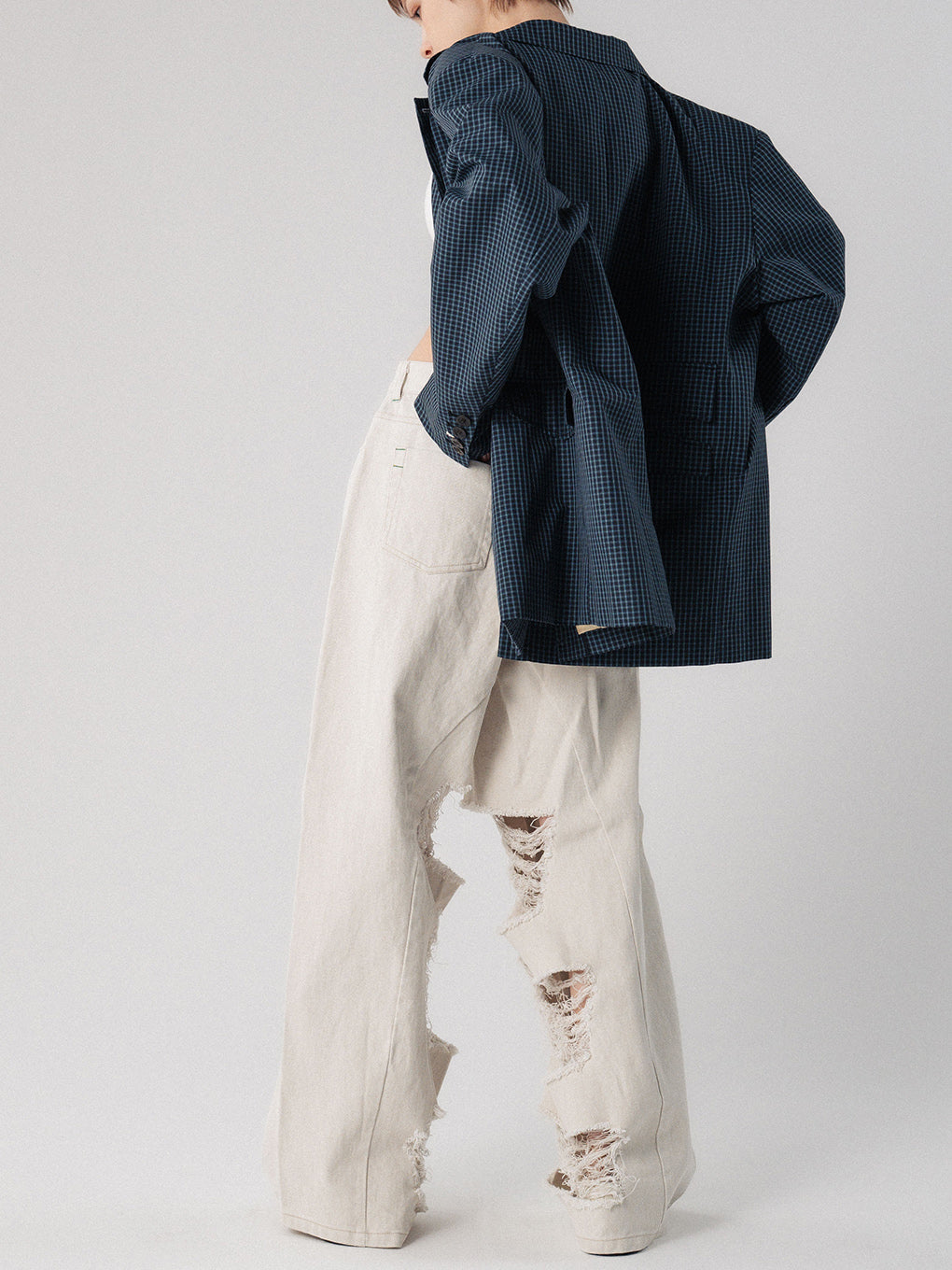 INSIDE RIPPED HOLE COLOR DENIM