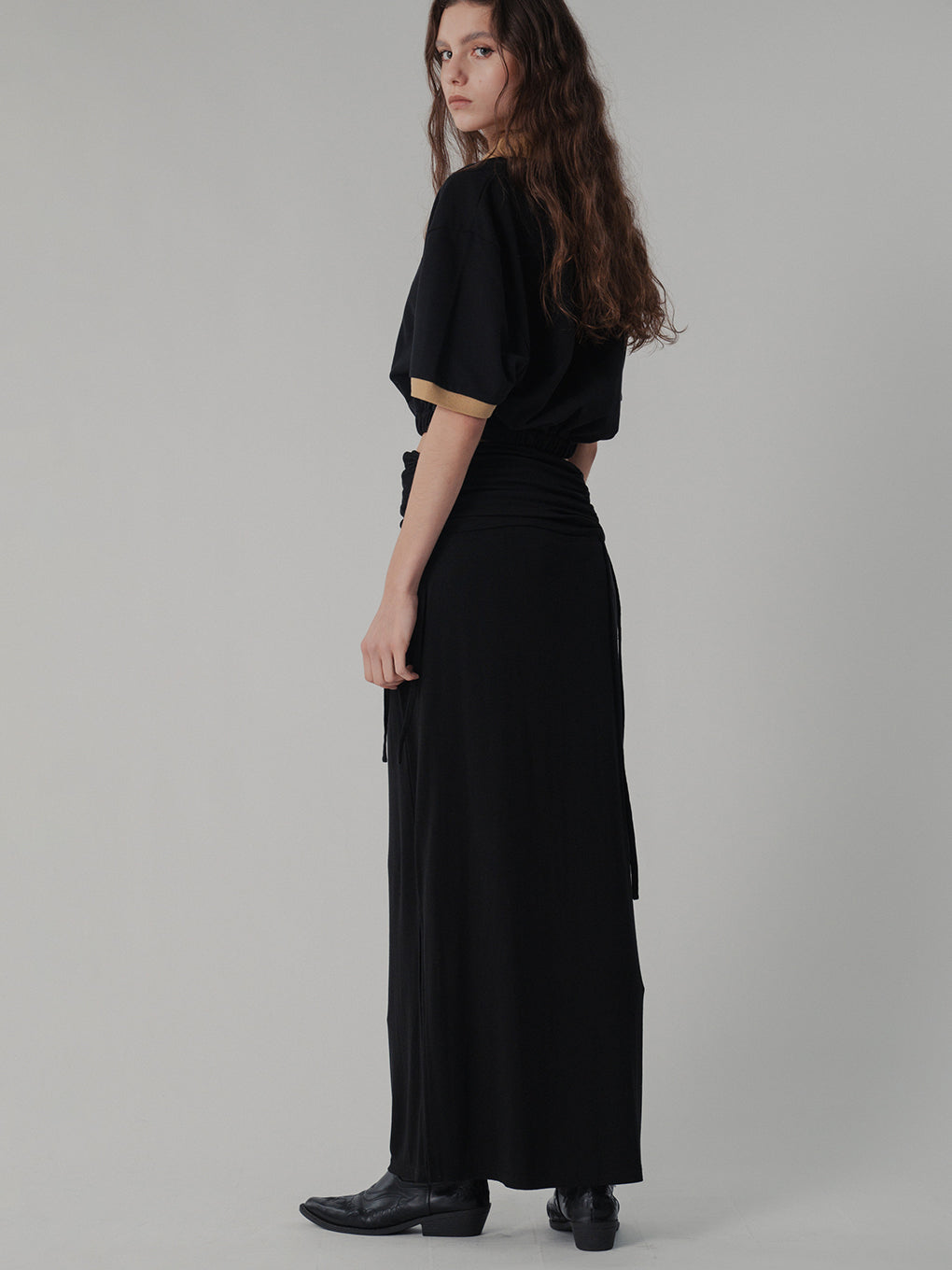 MELLOW CUT SHIRRING SKIRT