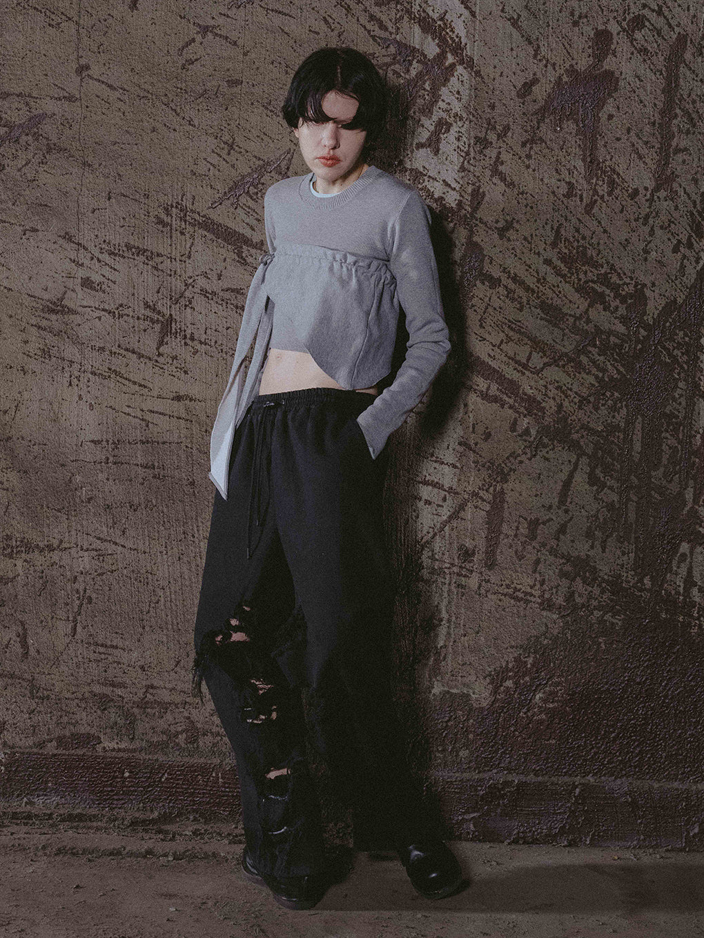 CREW NECK CROPPED TOP