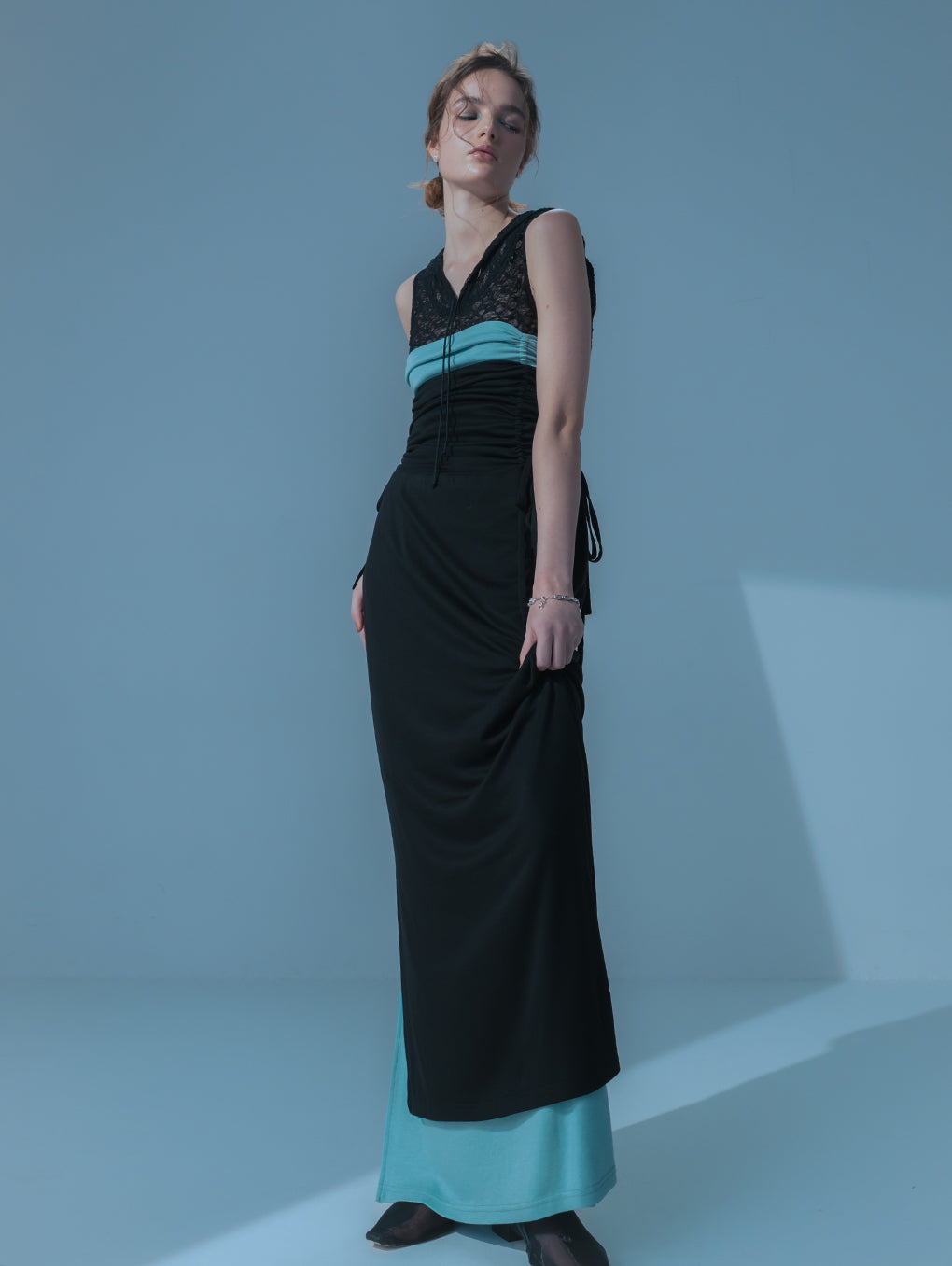 MELLOW CUT SHIRRING SKIRT