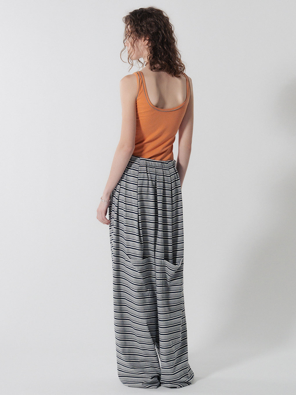LINE CUP TANK TOP
