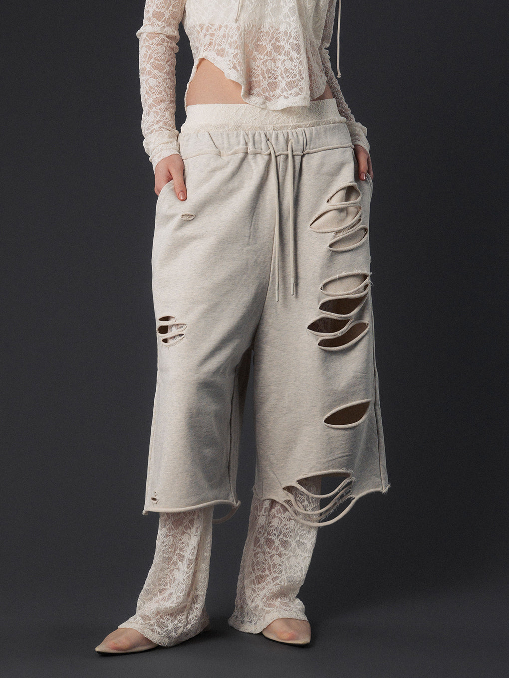 DISTRESSED HALF PANTS