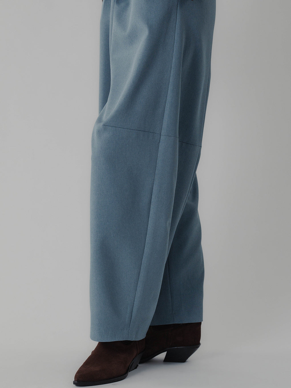 DEEP TUCK BARREL PANTS