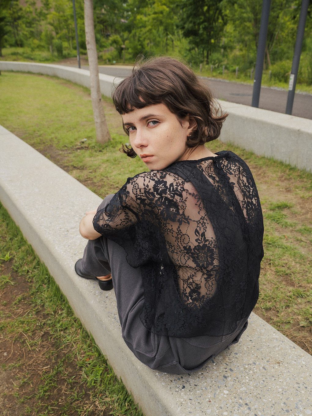 LACE UNIVERSAL TEE