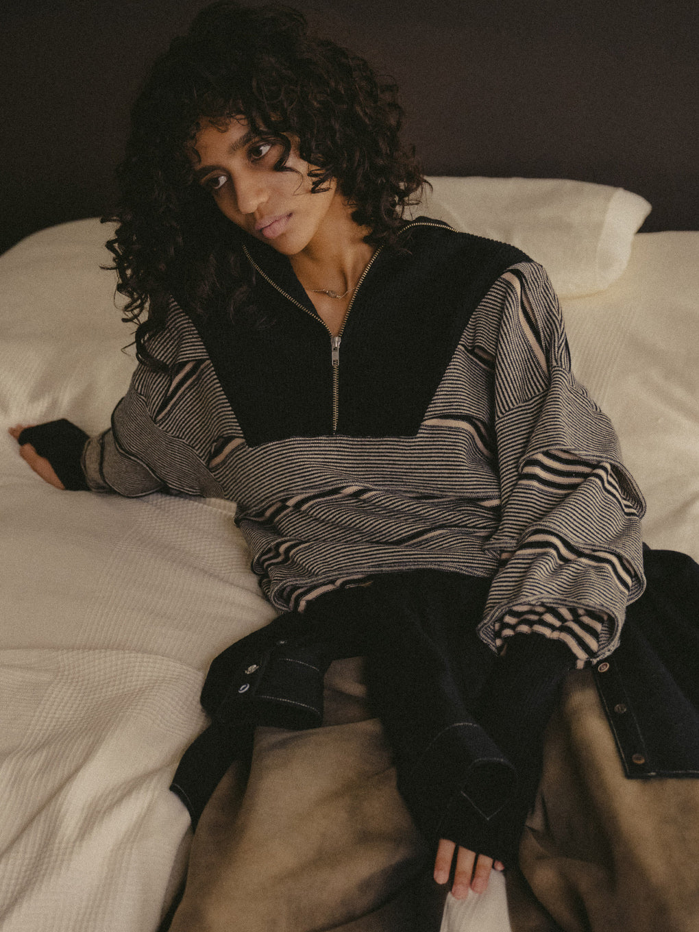 BORDER HALF ZIP KNIT TOP