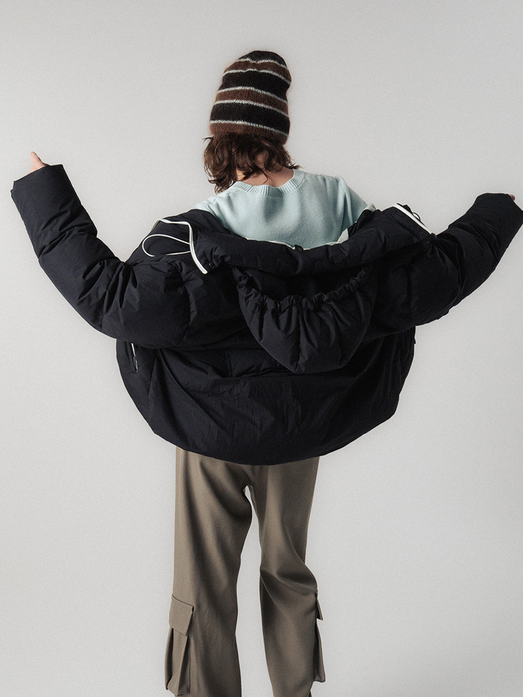 UNIVERSAL DOWN JACKET