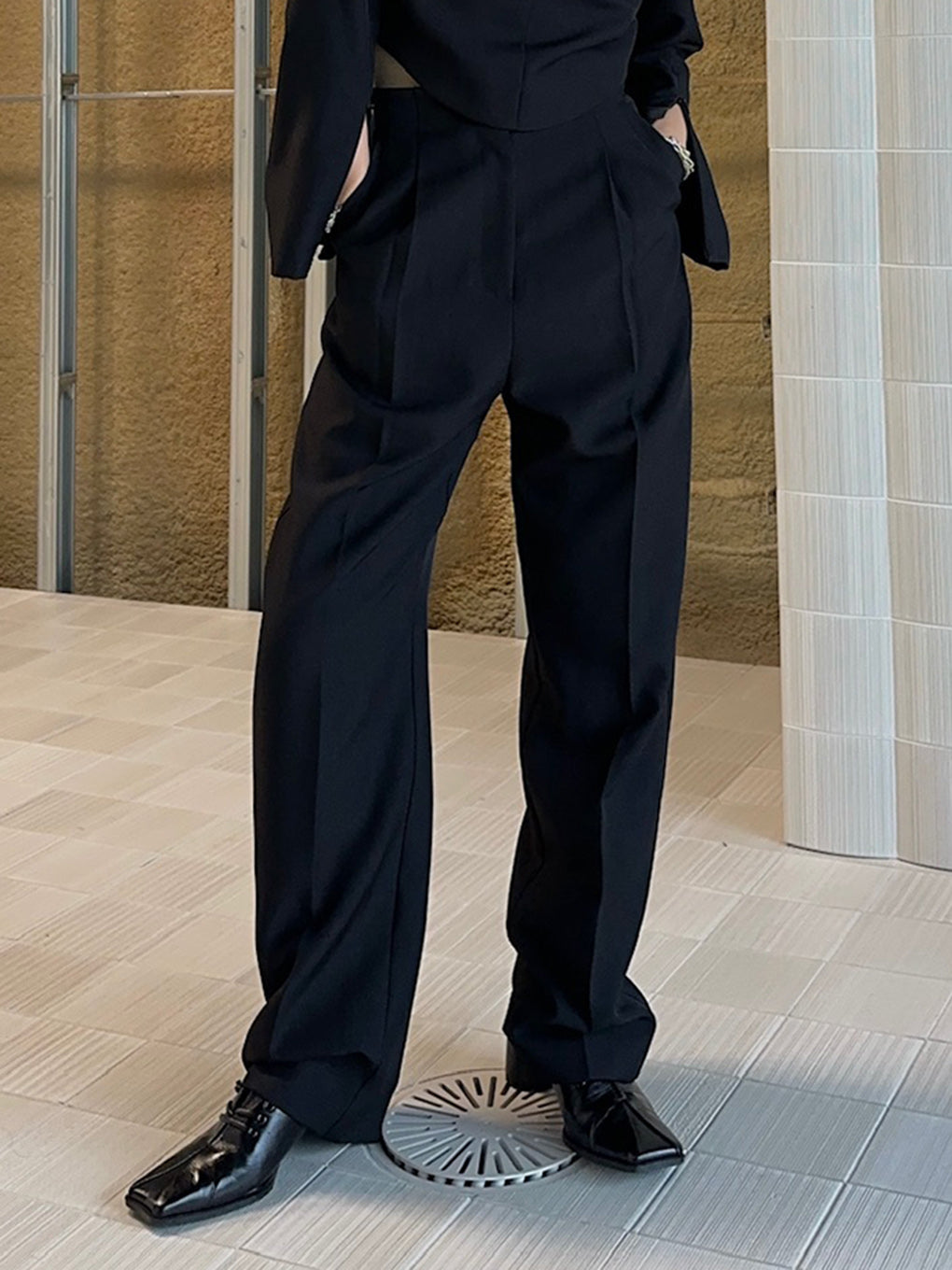 HALF MOON STRAIGHT PANTS