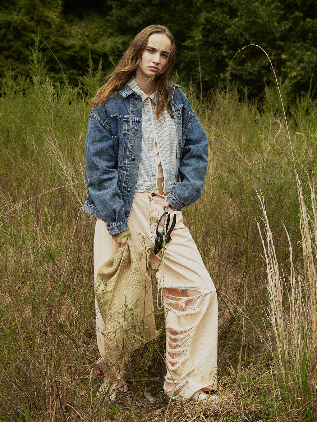 INSIDE RIPPED HOLE COLOR DENIM