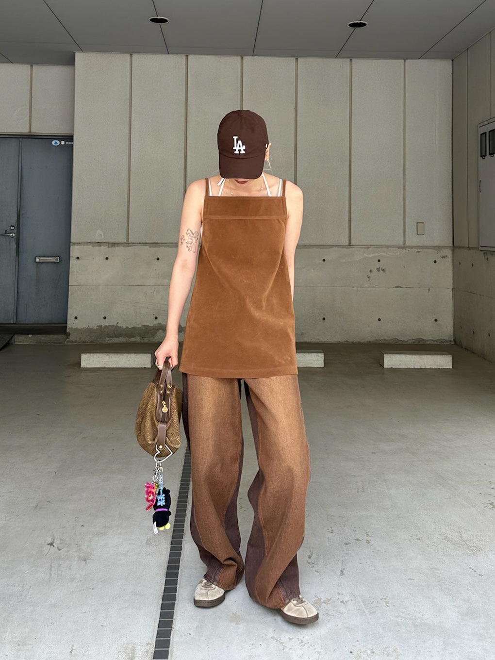 MINIMUM APRON