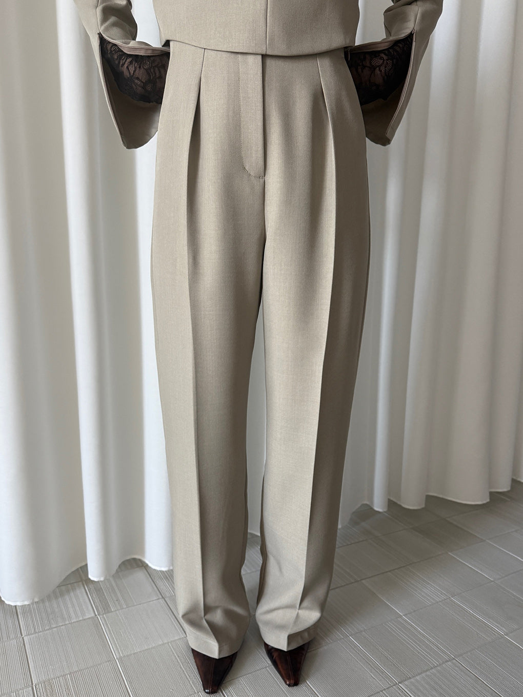 HALF MOON STRAIGHT PANTS