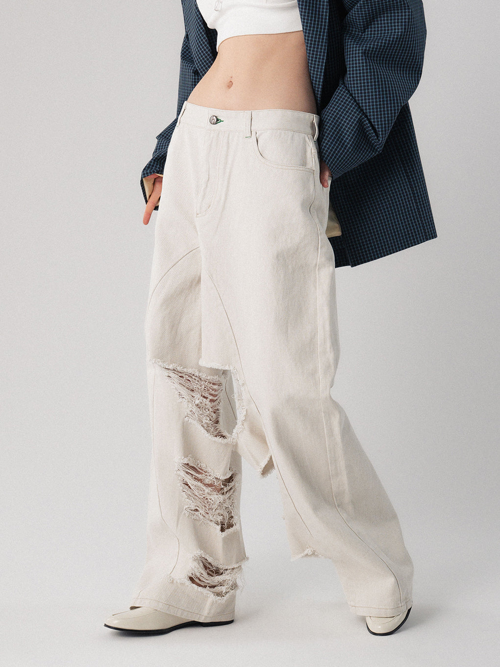 INSIDE RIPPED HOLE COLOR DENIM