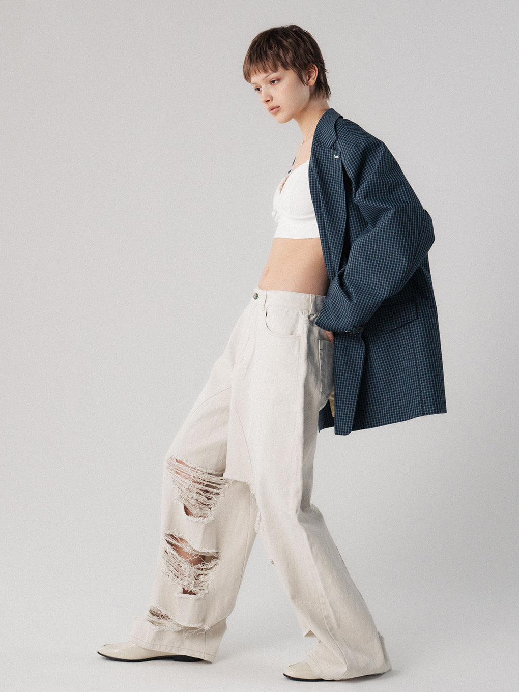 INSIDE RIPPED HOLE COLOR DENIM