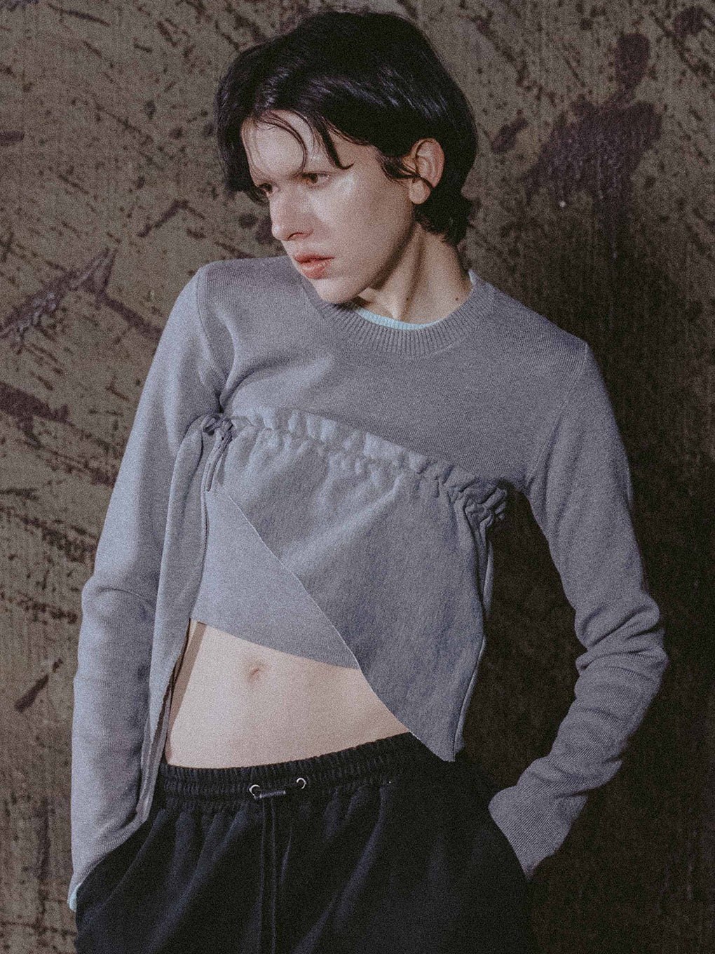 CREW NECK CROPPED TOP