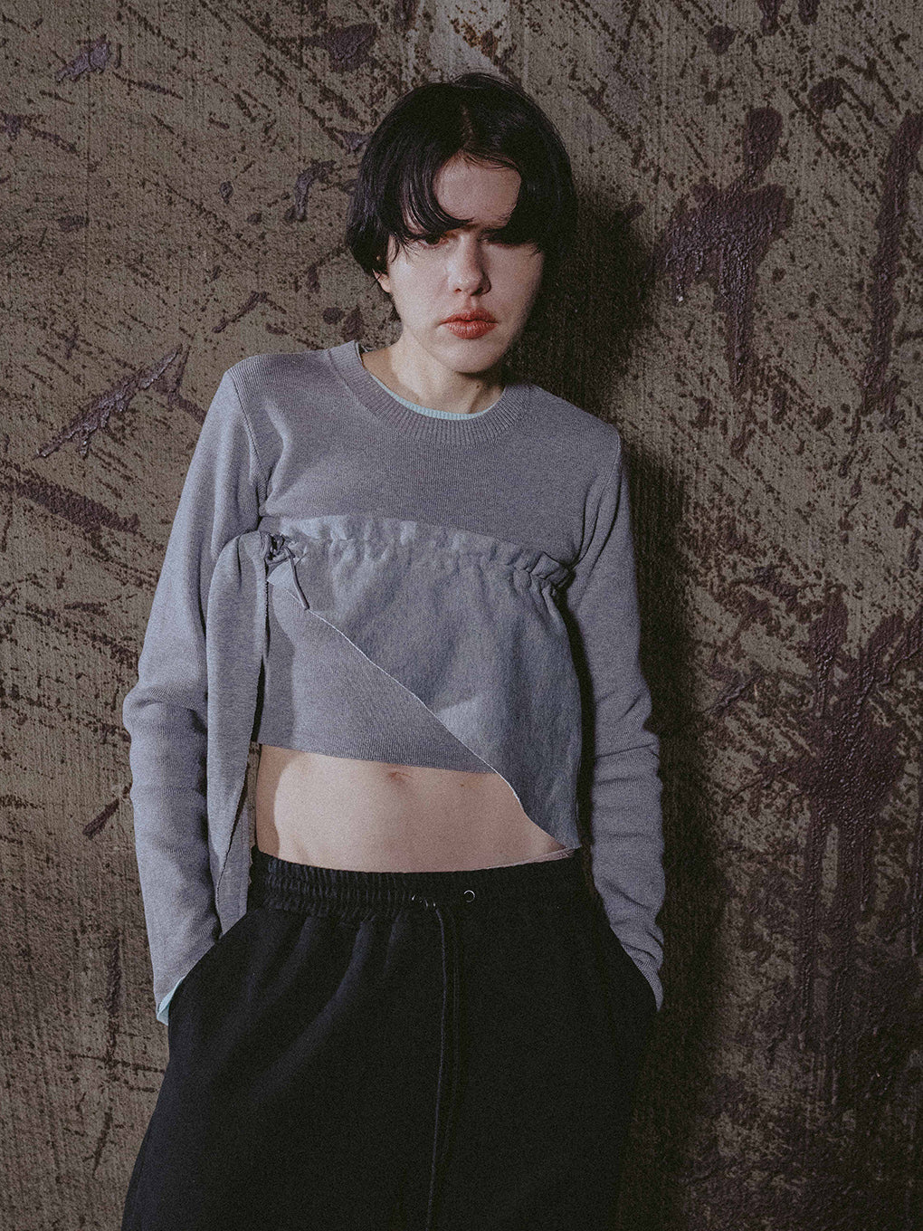 CREW NECK CROPPED TOP