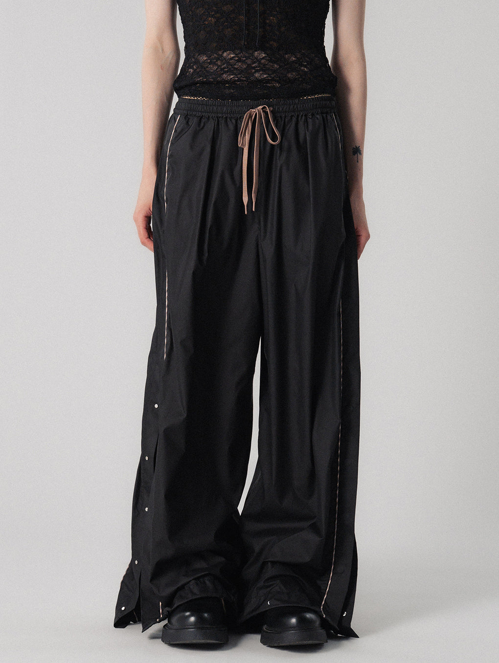 UNIVERSAL WINDBREAKER PANTS