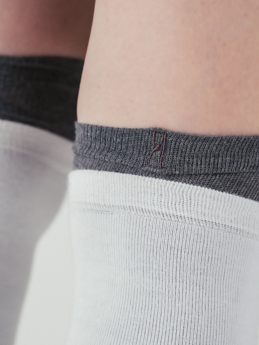 2PACK HIGH SOCKS