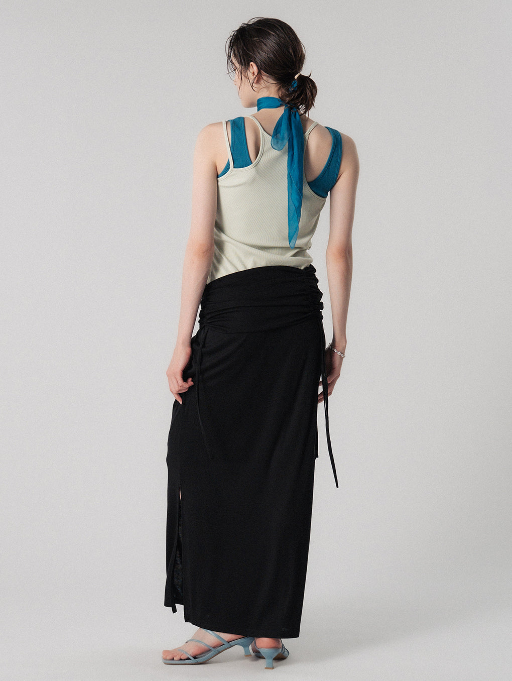 MELLOW CUT SHIRRING SKIRT