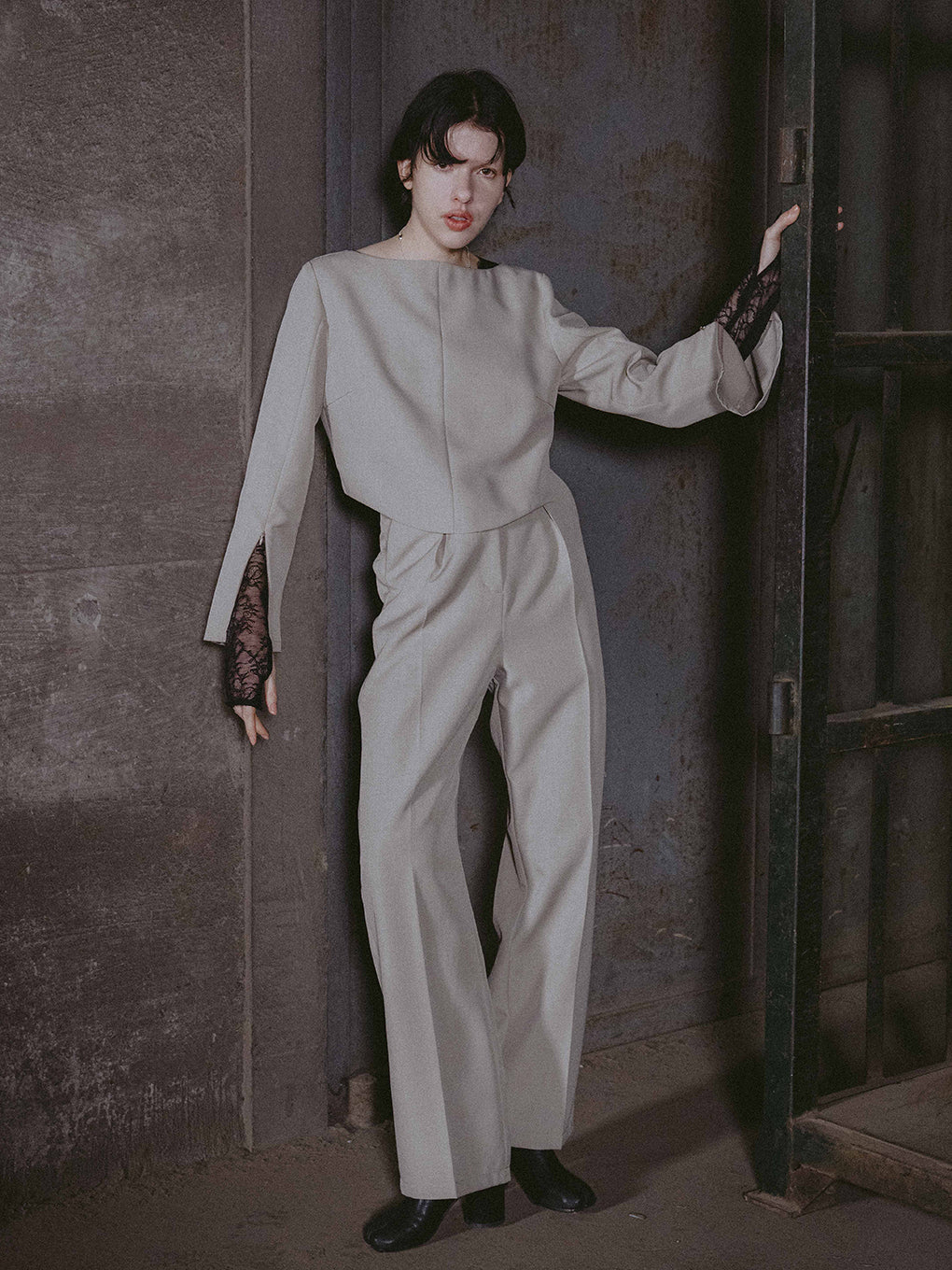 HALF MOON STRAIGHT PANTS