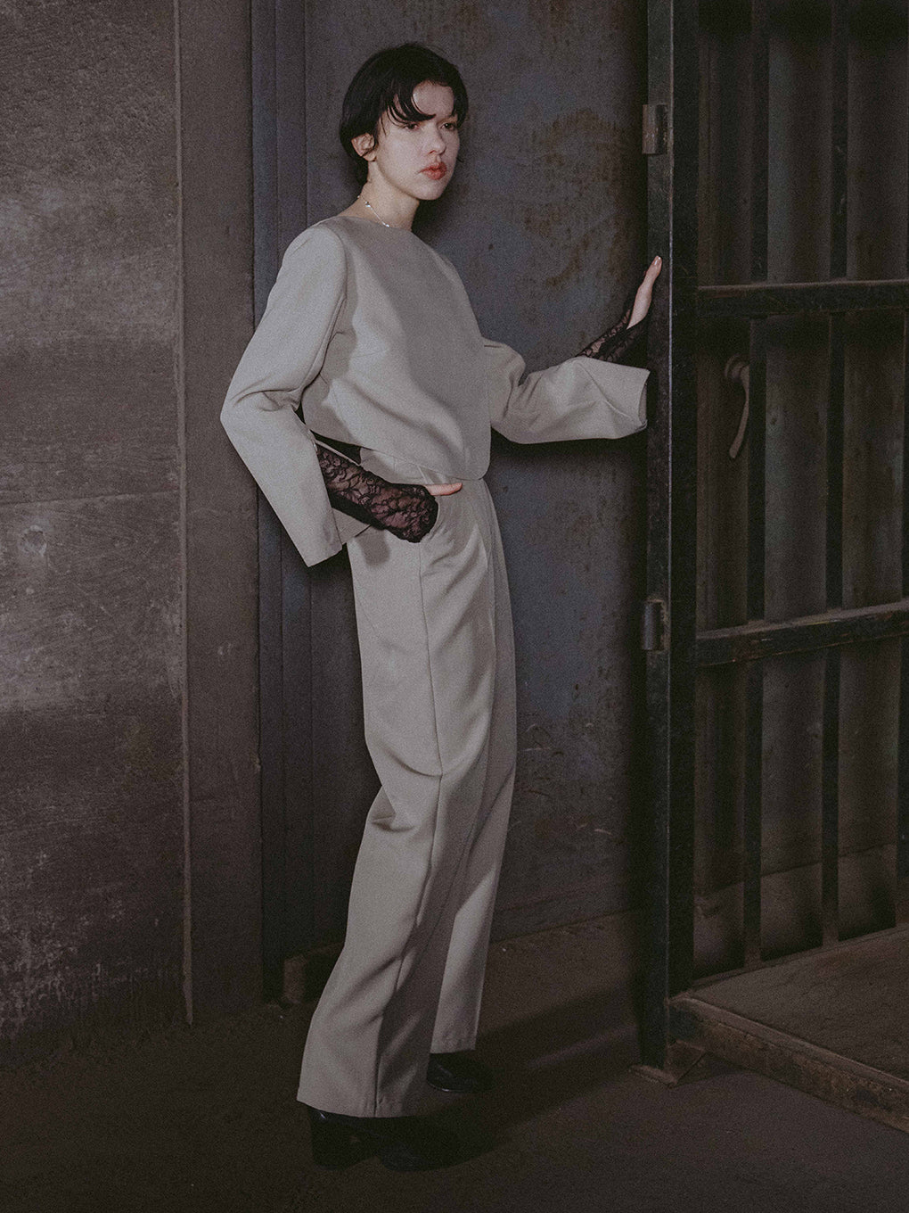 HALF MOON STRAIGHT PANTS
