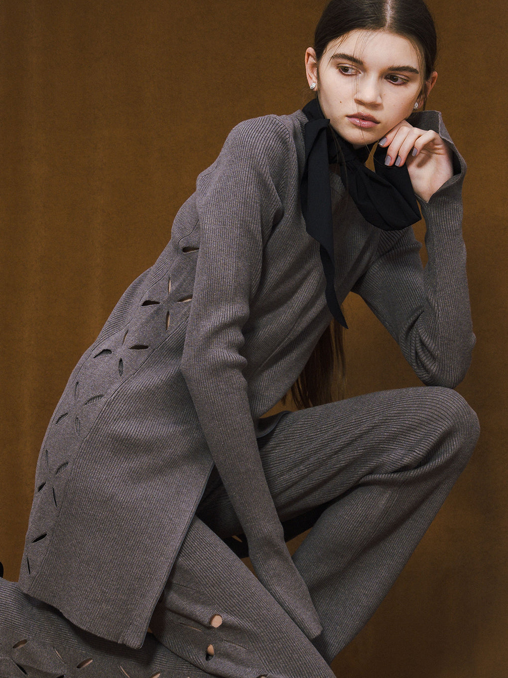 HANA CUTTING ZIP KNIT