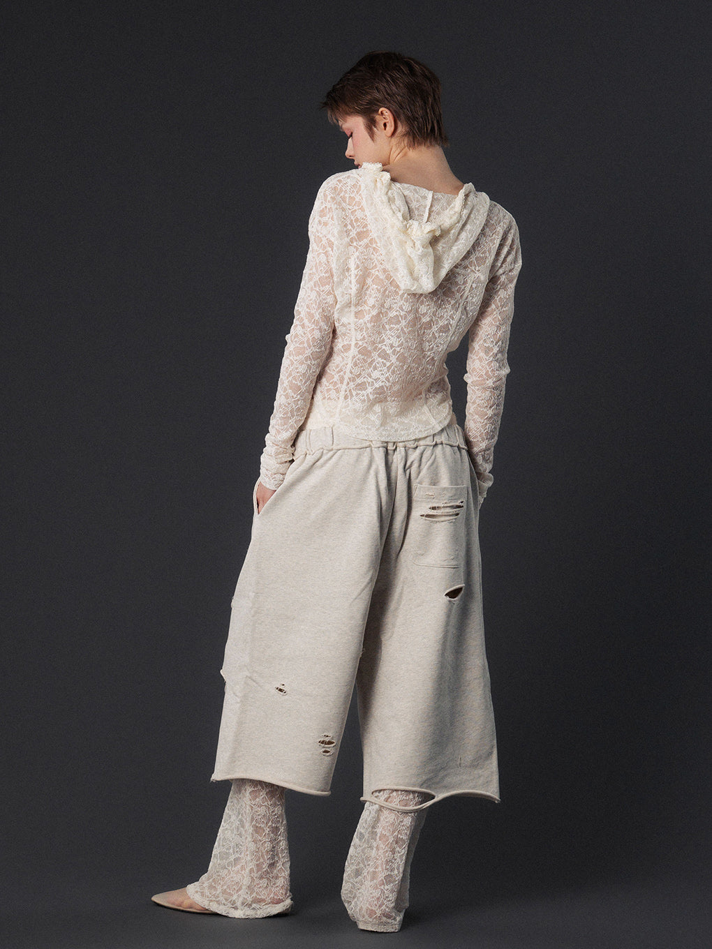 DISTRESSED HALF PANTS