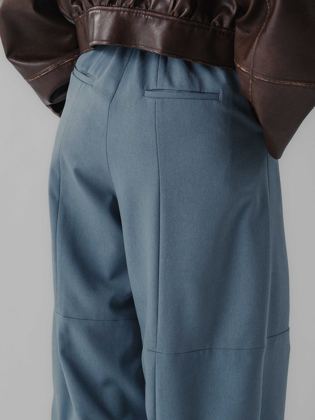 DEEP TUCK BARREL PANTS