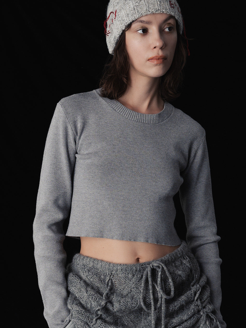 CREW NECK CROPPED TOP