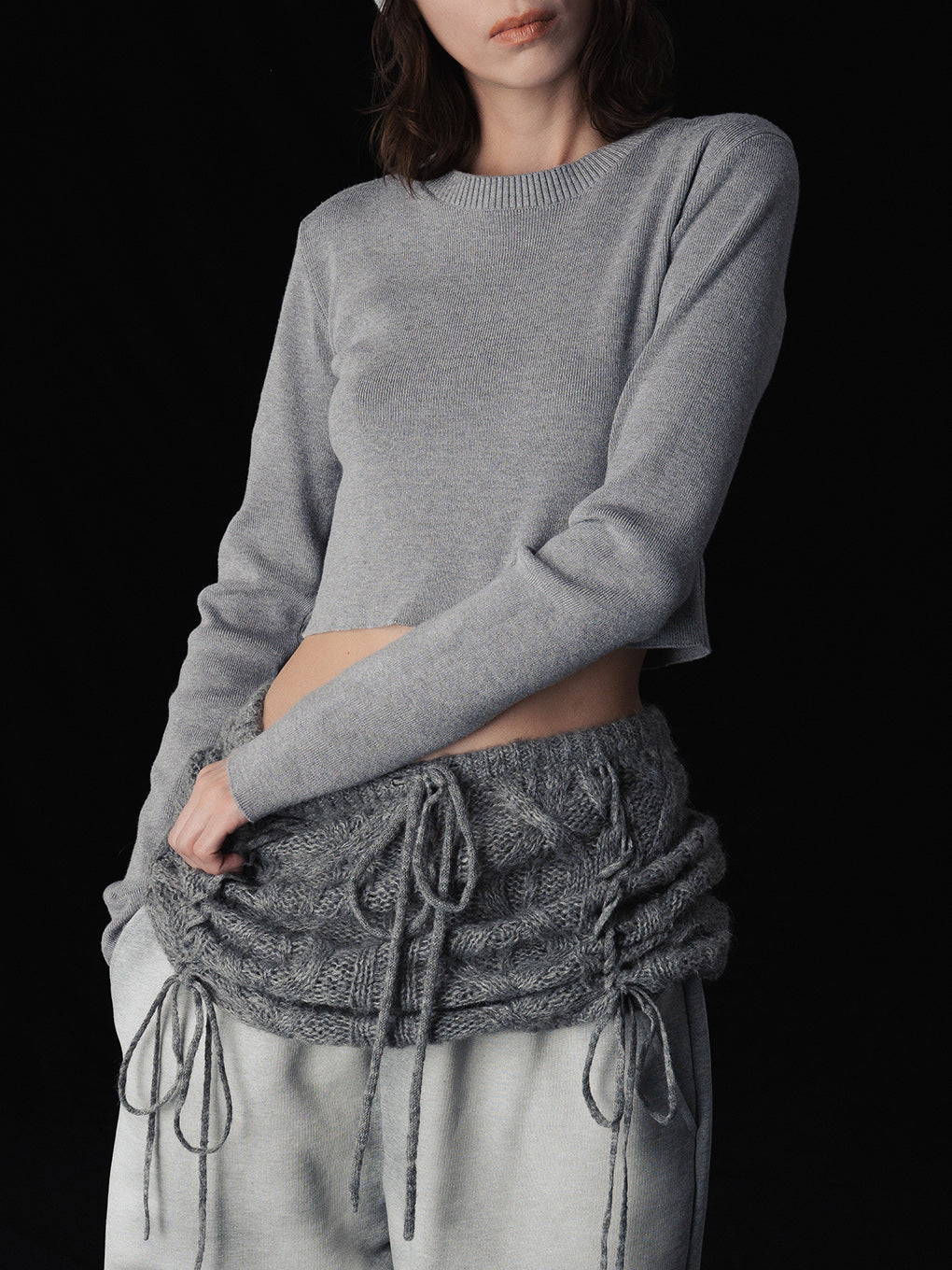 CREW NECK CROPPED TOP