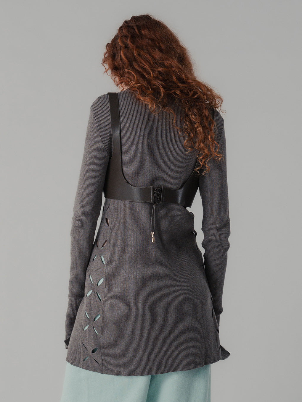 HANA CUTTING ZIP KNIT